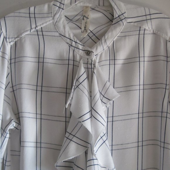 Seven7 Front Ruffle Blouse - Picture 4 of 6